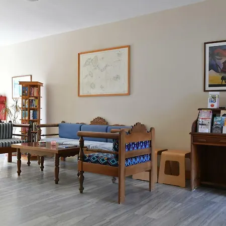 Mary Hotel 2*